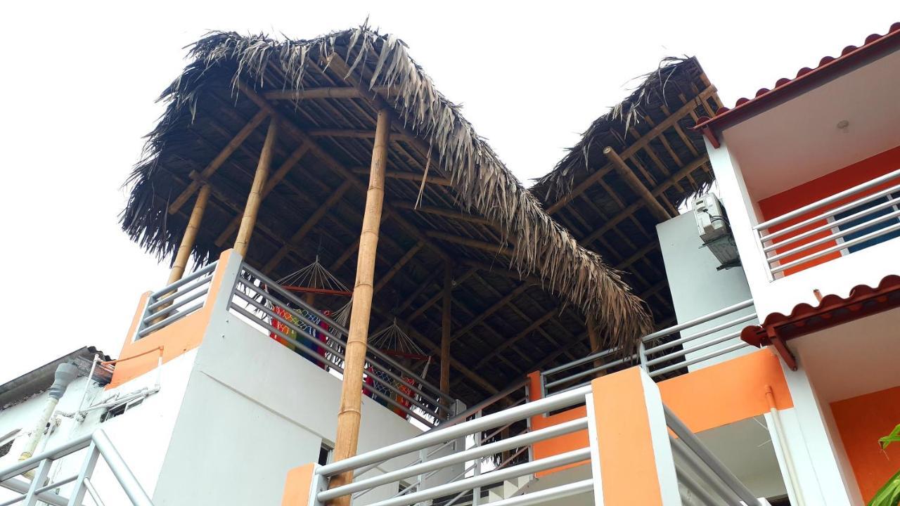 Hostal Quentin Puerto López Exterior foto
