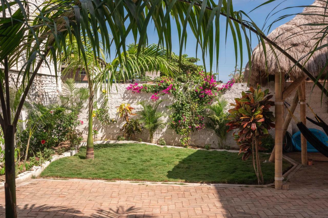 Hostal Quentin Puerto López Exterior foto